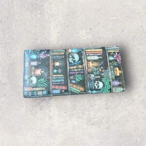Gothic Library And Skull Women’s Wallet